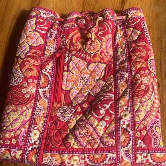 Vera Bradley pink paisley flowers drawstring backpack quilted EC - Picture 1 of 8